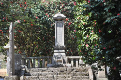 天徳寺の墓近影